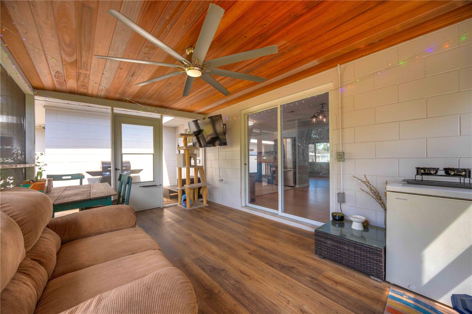 Image 22 of 39 For 738 Lindley Boulevard