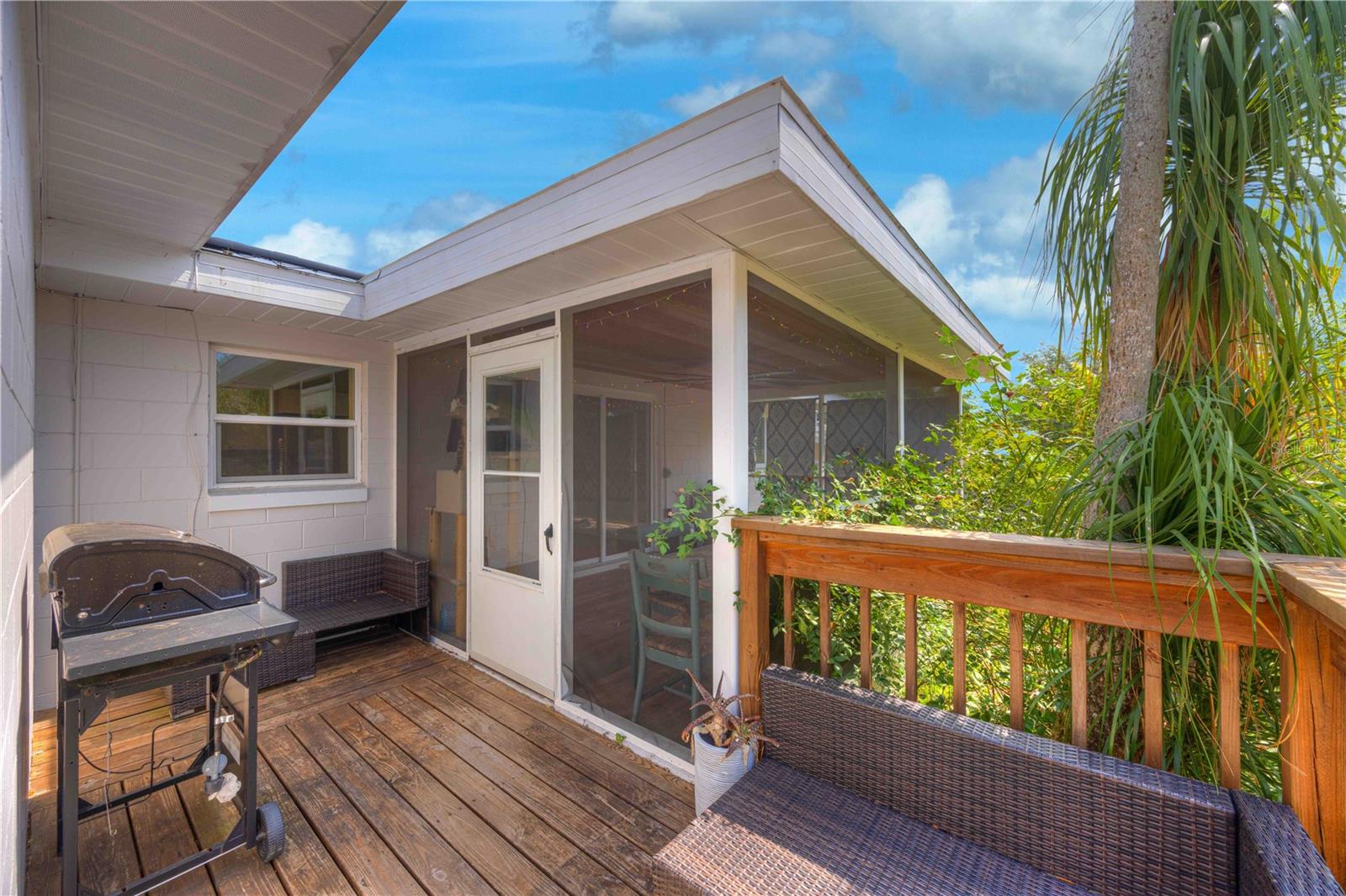 Image 24 of 39 For 738 Lindley Boulevard
