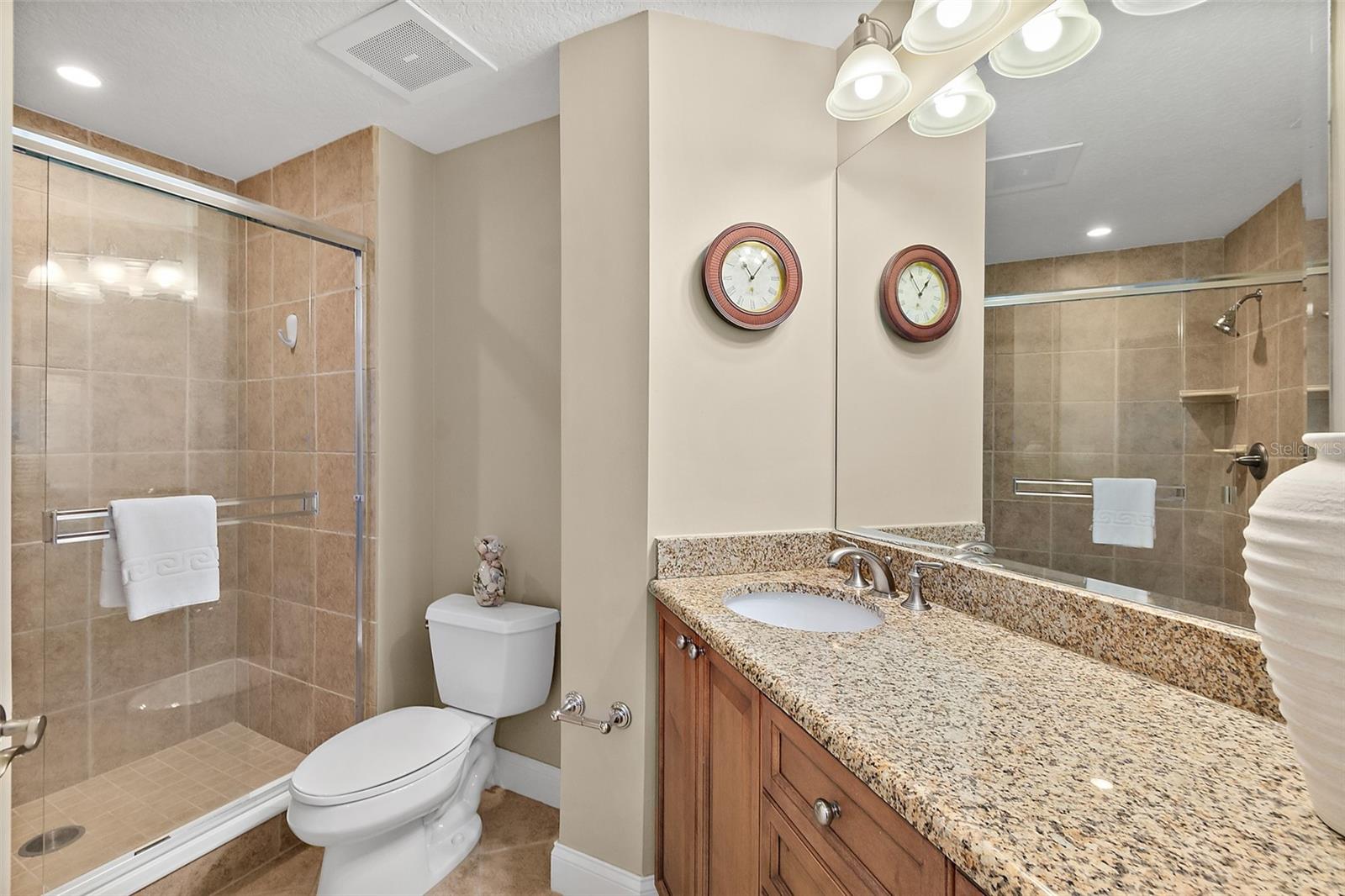 Image 33 of 47 For 2515 Atlantic Avenue 1001