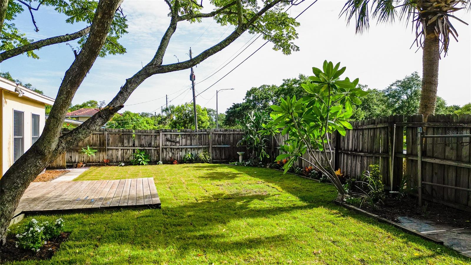 Image 16 of 23 For 2327 Mulbry Drive