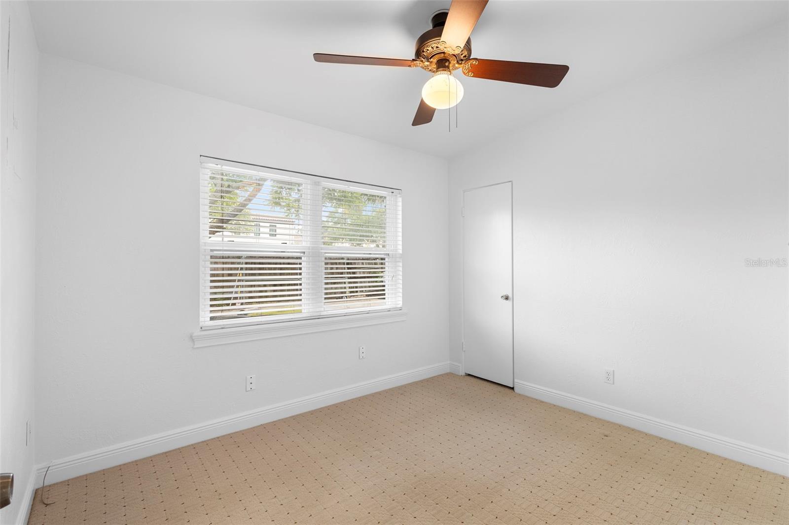 Image 20 of 23 For 2327 Mulbry Drive