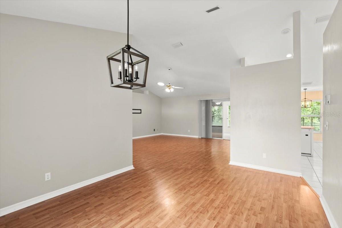 Image 10 of 39 For 941 Pizarro Drive