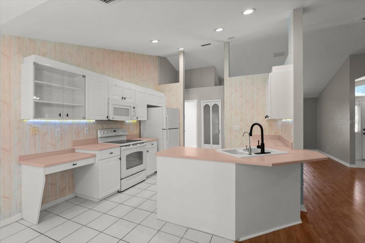 Image 11 of 39 For 941 Pizarro Drive