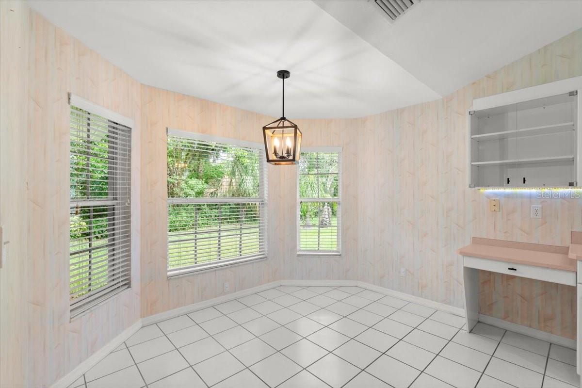 Image 15 of 39 For 941 Pizarro Drive