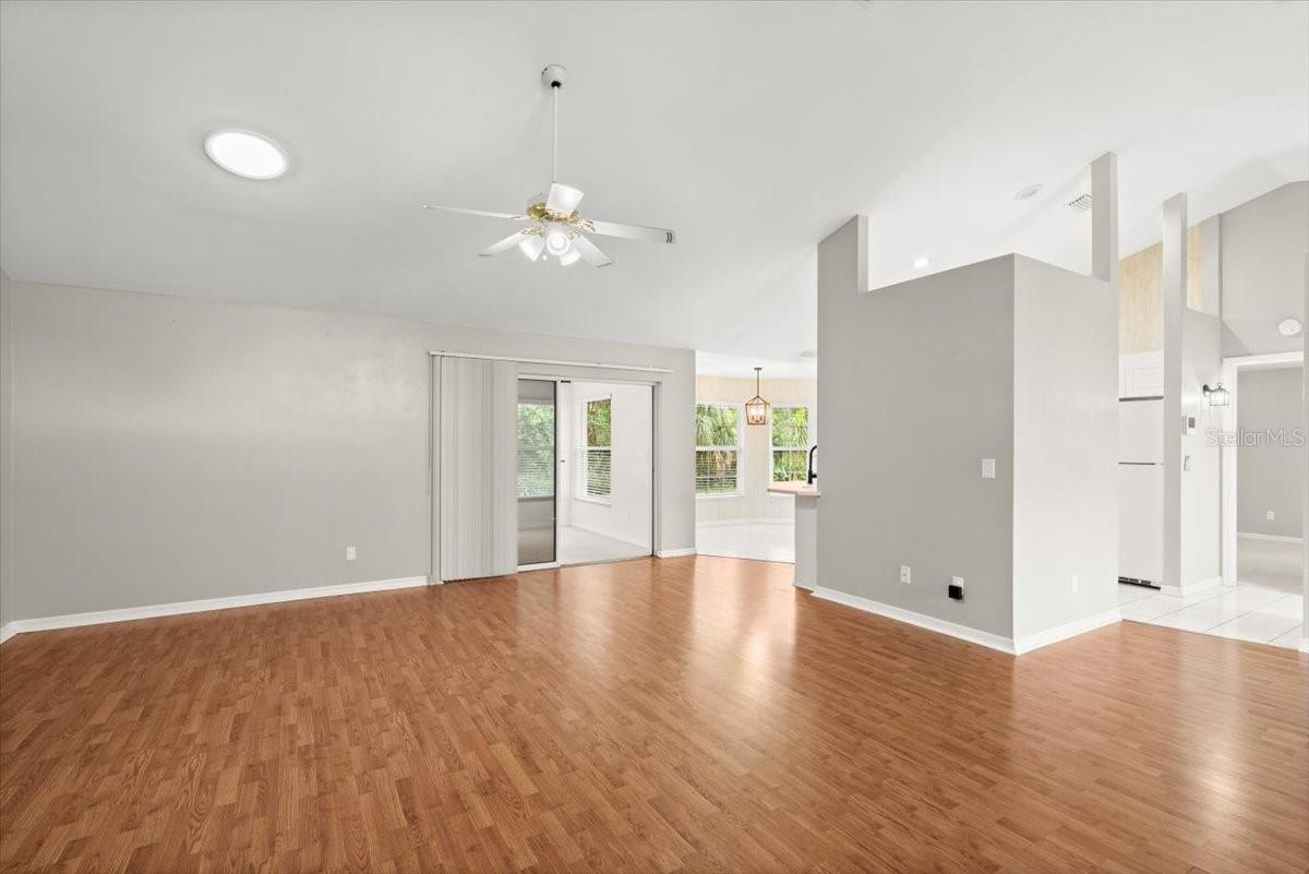 Image 6 of 39 For 941 Pizarro Drive