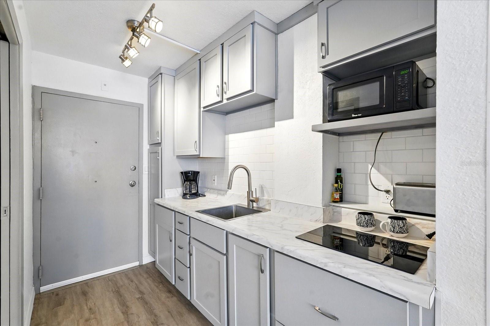 Image 5 of 21 For 2043 Atlantic Avenue 305