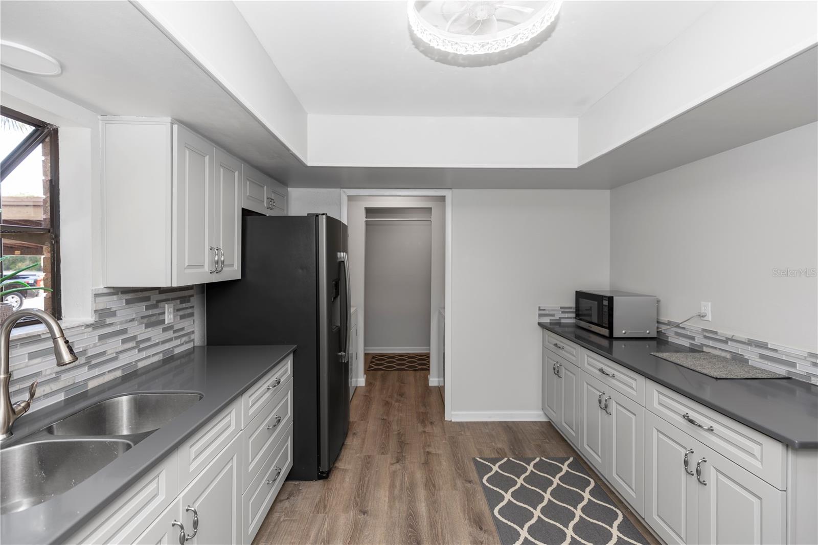 Image 6 of 40 For 576 Belltower Avenue 100
