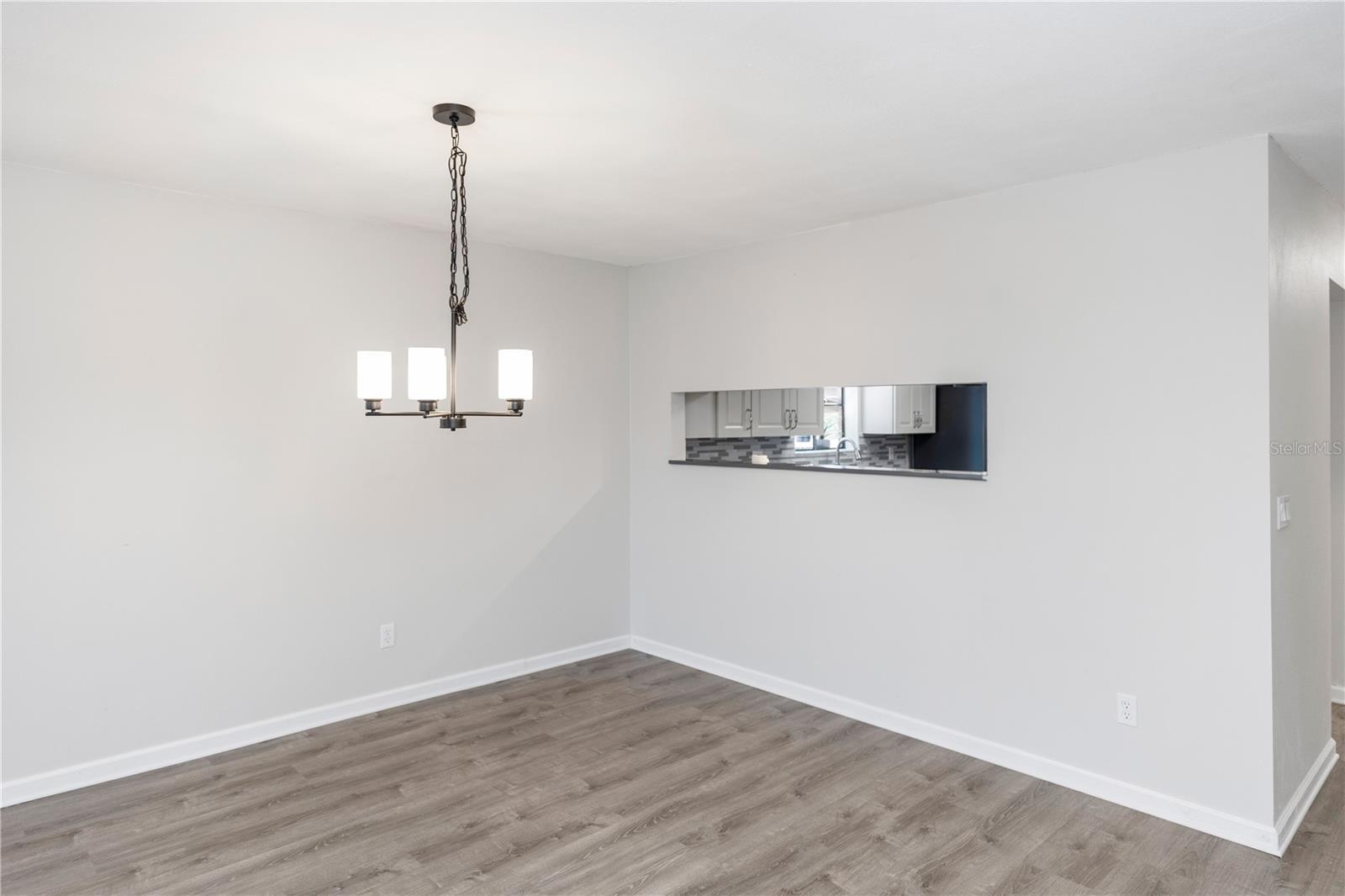 Image 9 of 40 For 576 Belltower Avenue 100