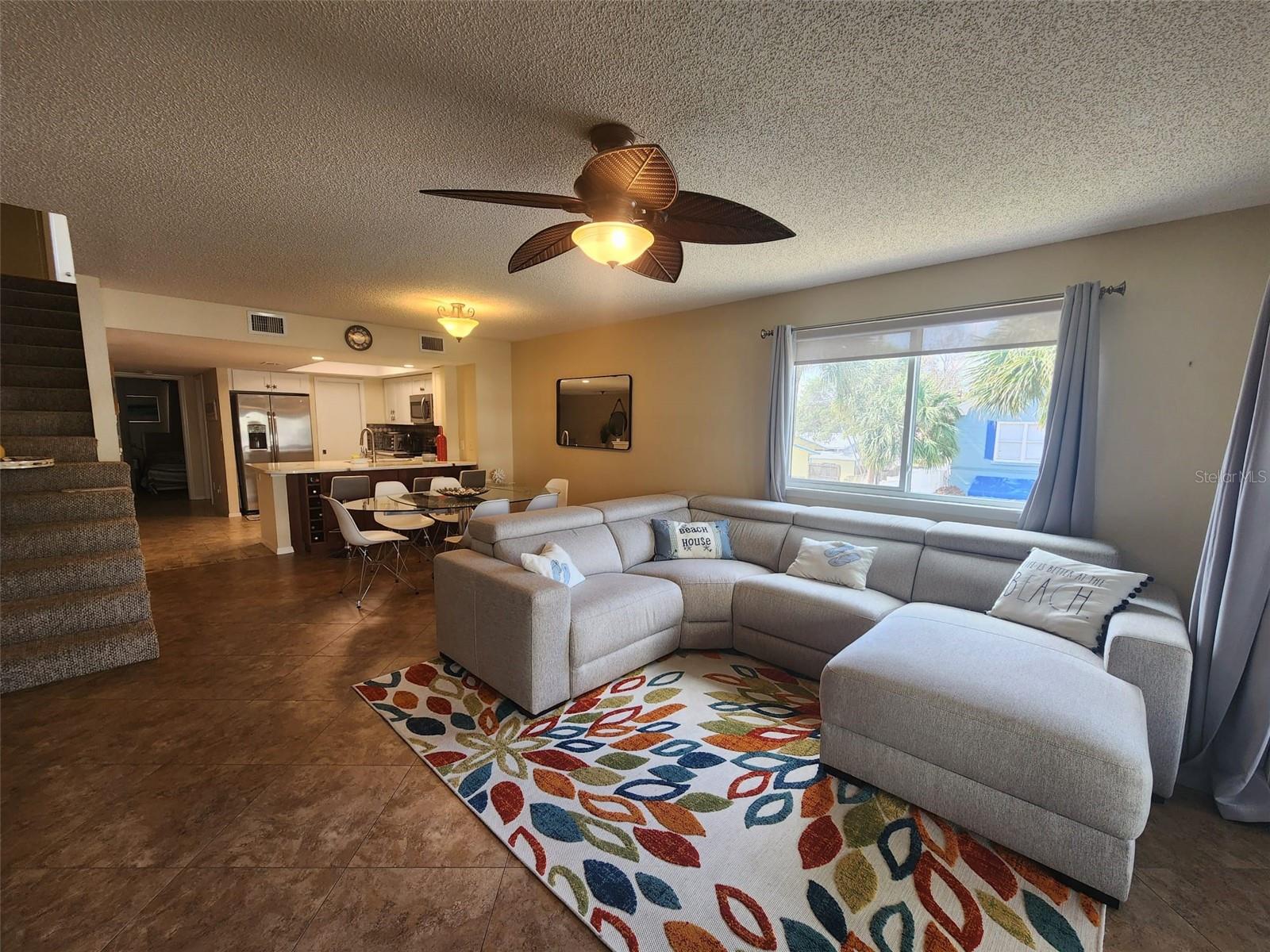 Listing photo id 14 for 900 Harbour House Drive