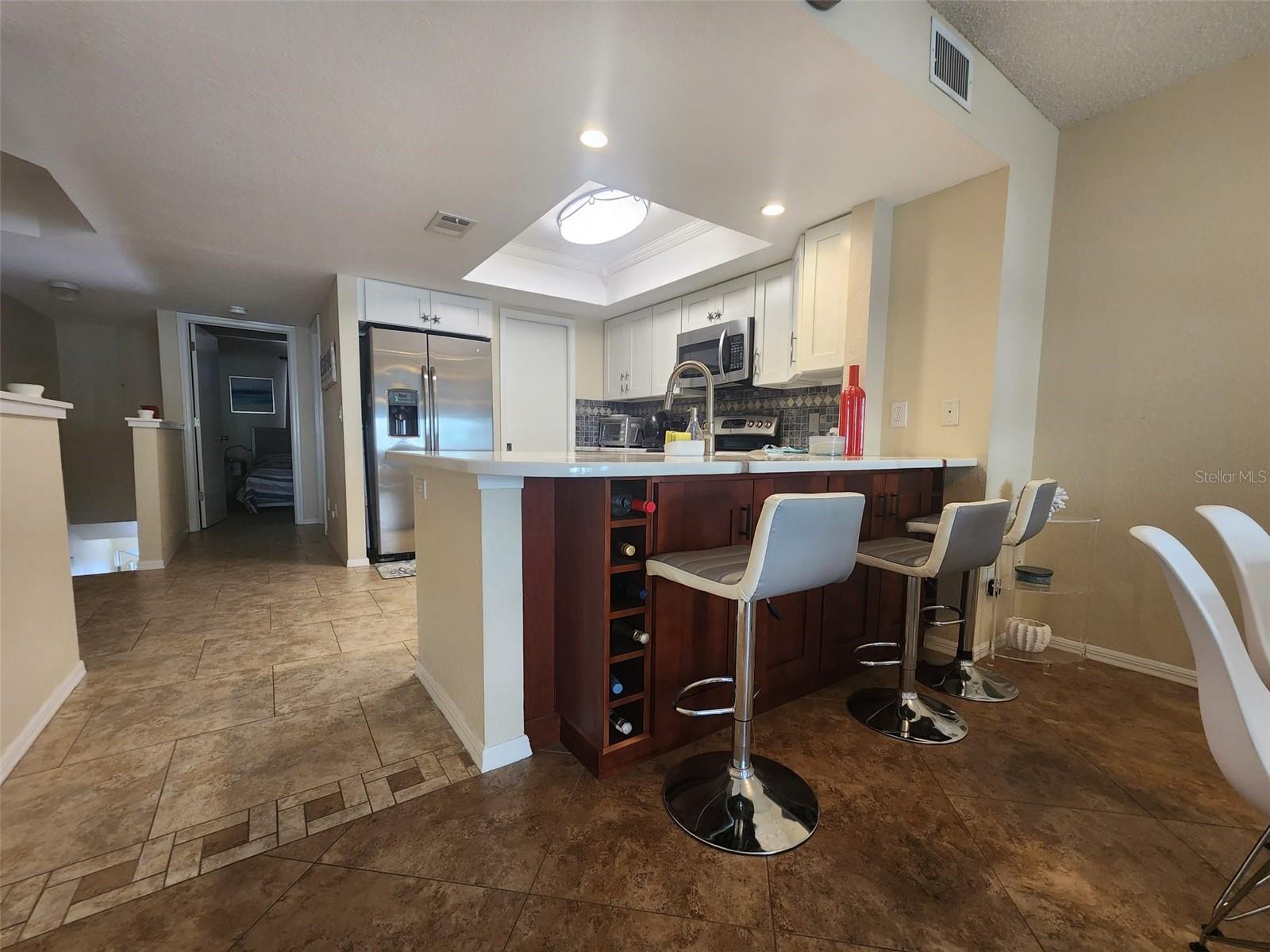 Listing photo id 16 for 900 Harbour House Drive