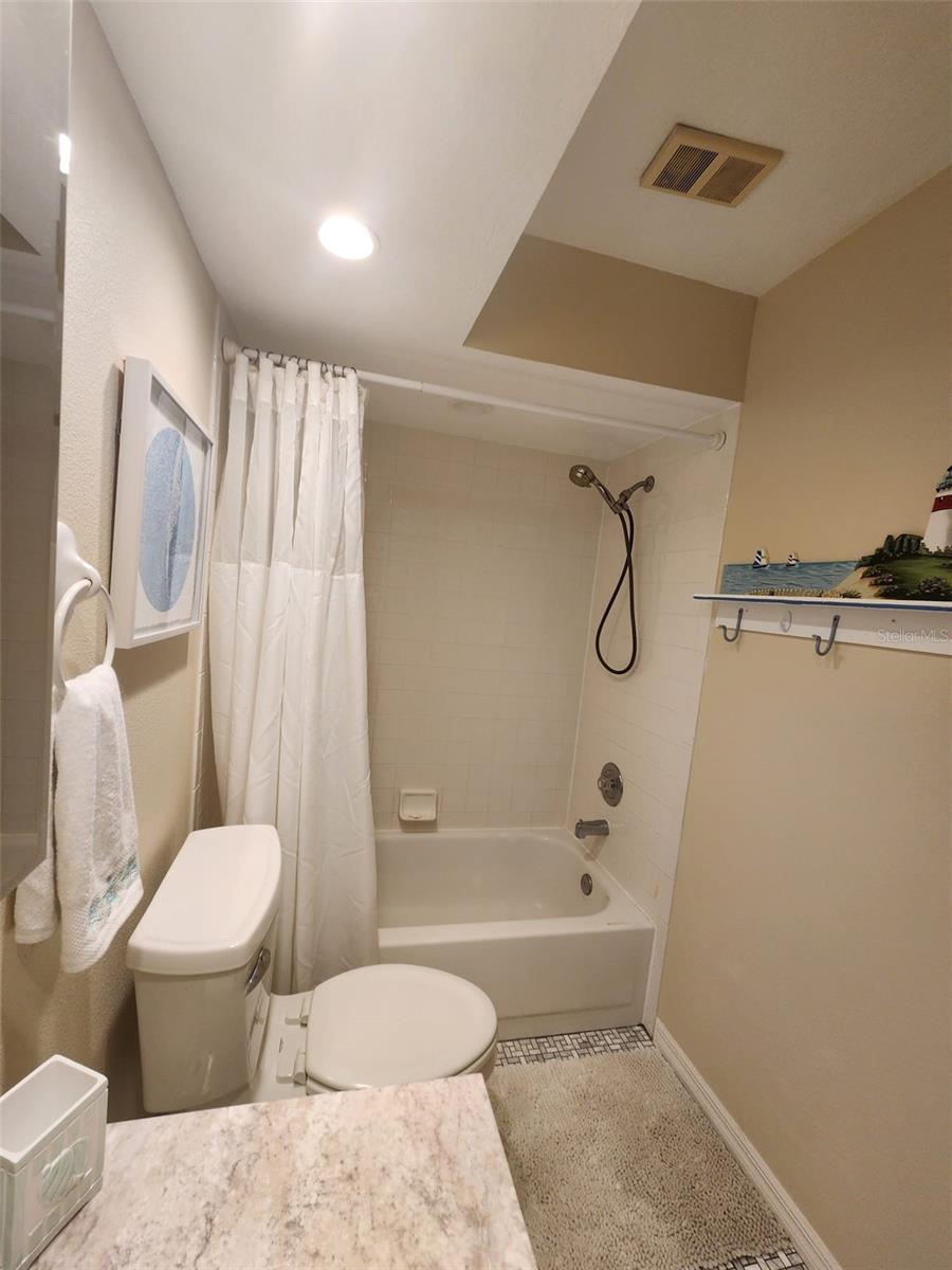 Listing photo id 30 for 900 Harbour House Drive