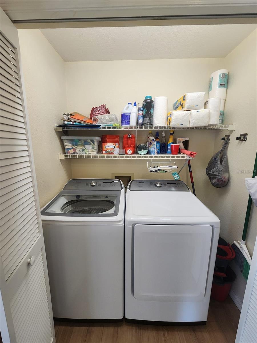 Listing photo id 32 for 900 Harbour House Drive