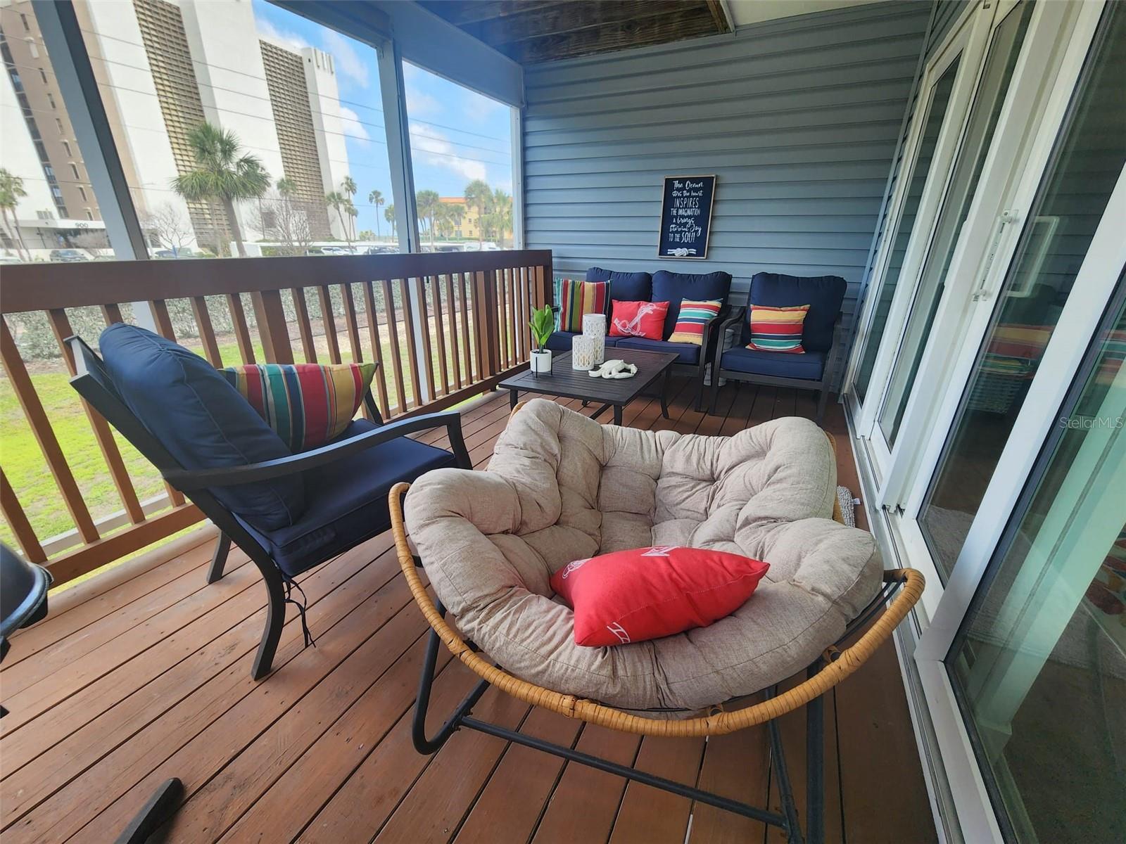 Listing photo id 33 for 900 Harbour House Drive