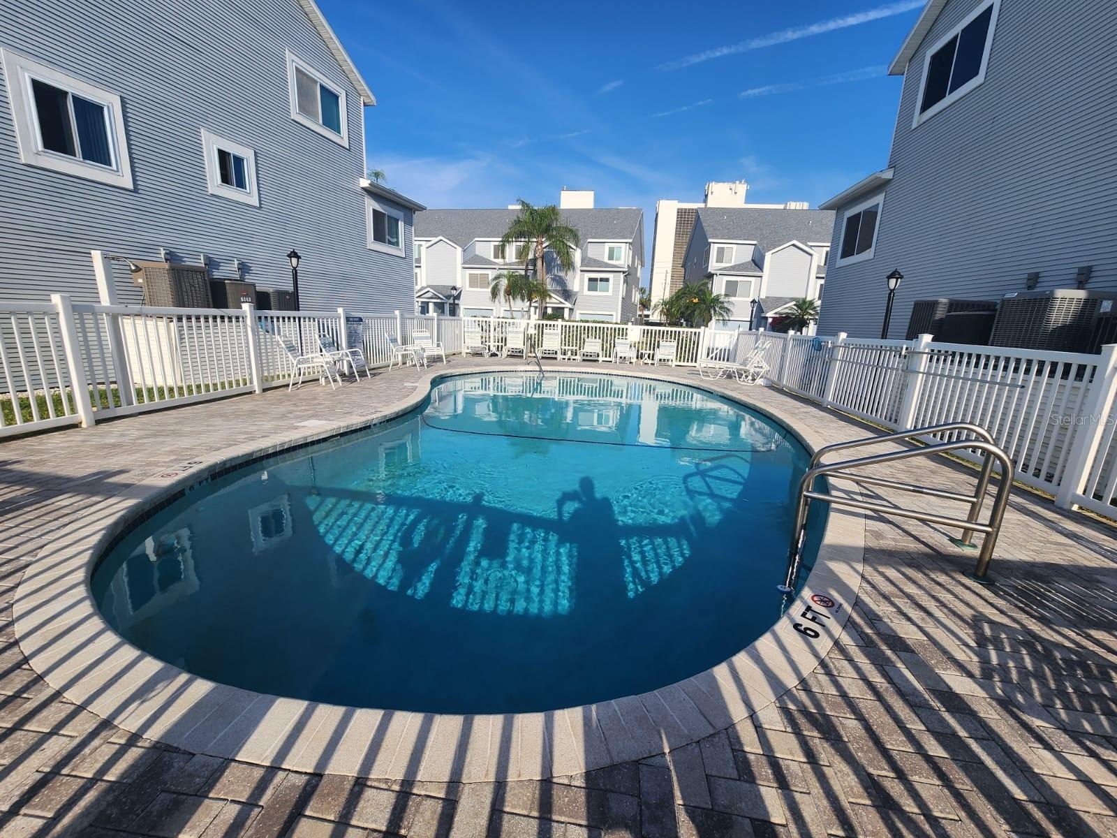 Listing photo id 3 for 900 Harbour House Drive