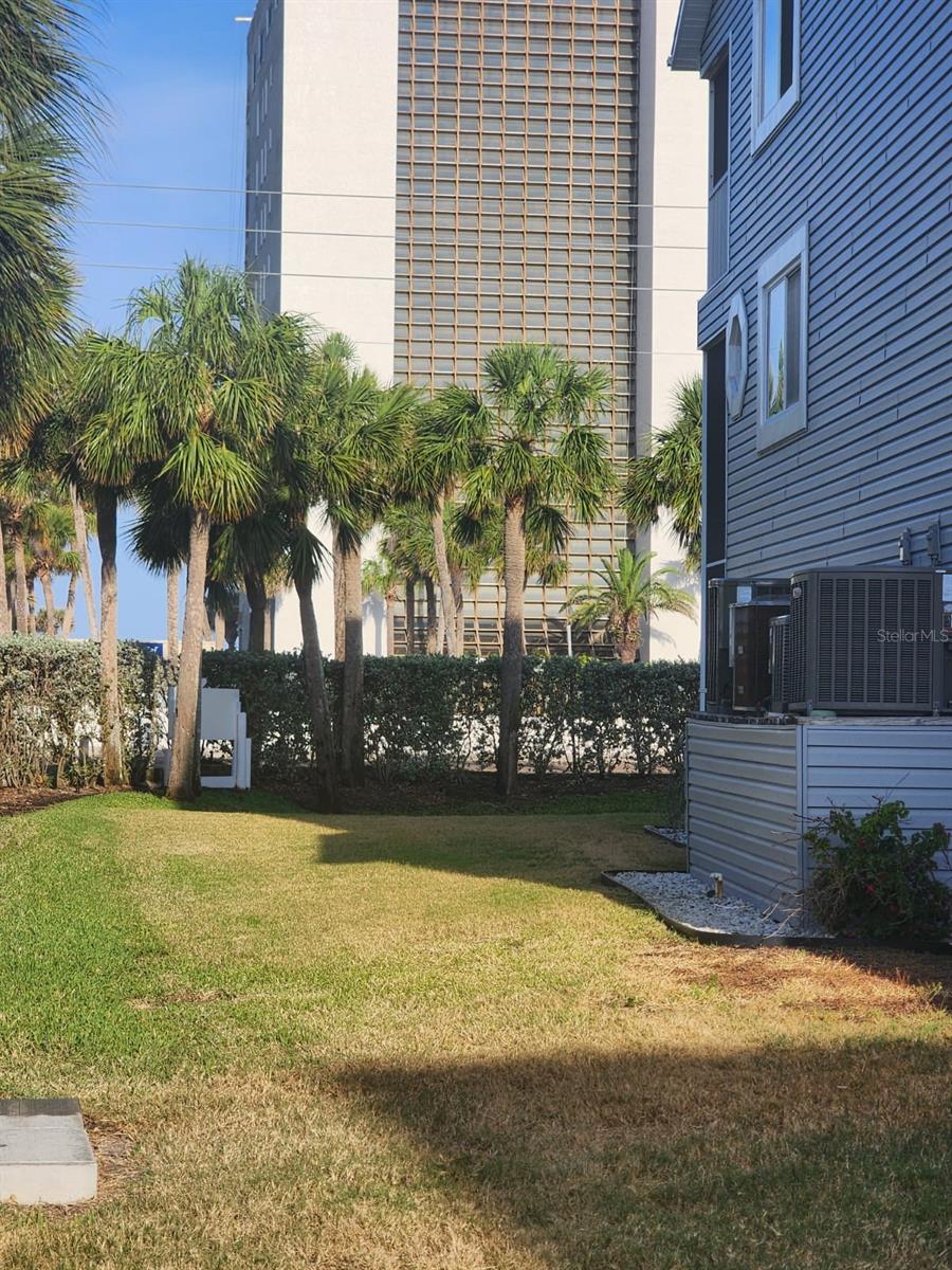 Listing photo id 7 for 900 Harbour House Drive