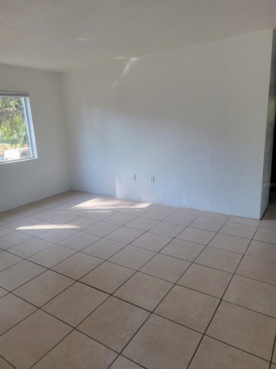 Image 5 of 22 For 1216 Kennedy Road 2