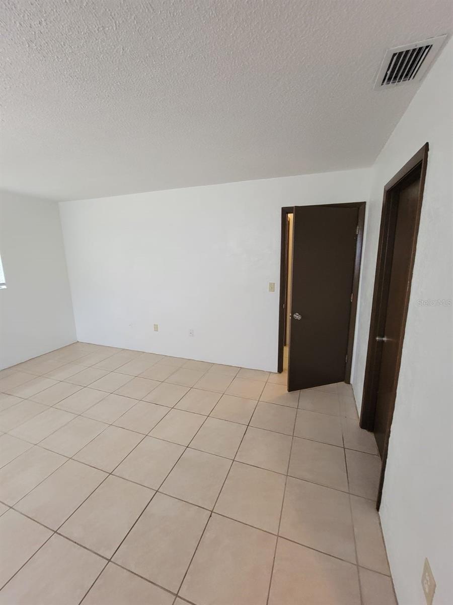 Image 6 of 22 For 1216 Kennedy Road 2