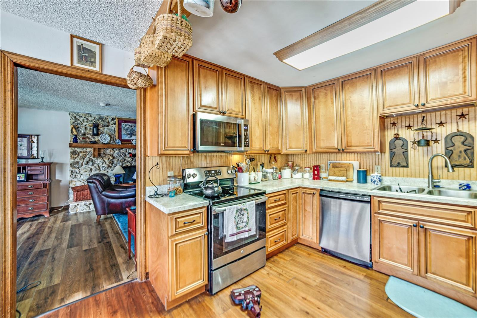 Image 14 of 47 For 2704 Burgoyne Place