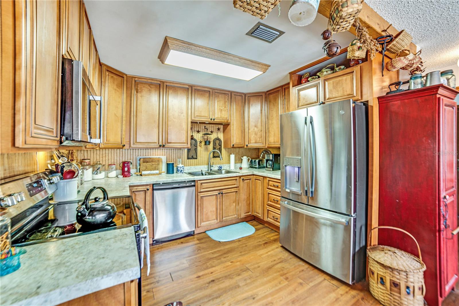 Image 16 of 47 For 2704 Burgoyne Place