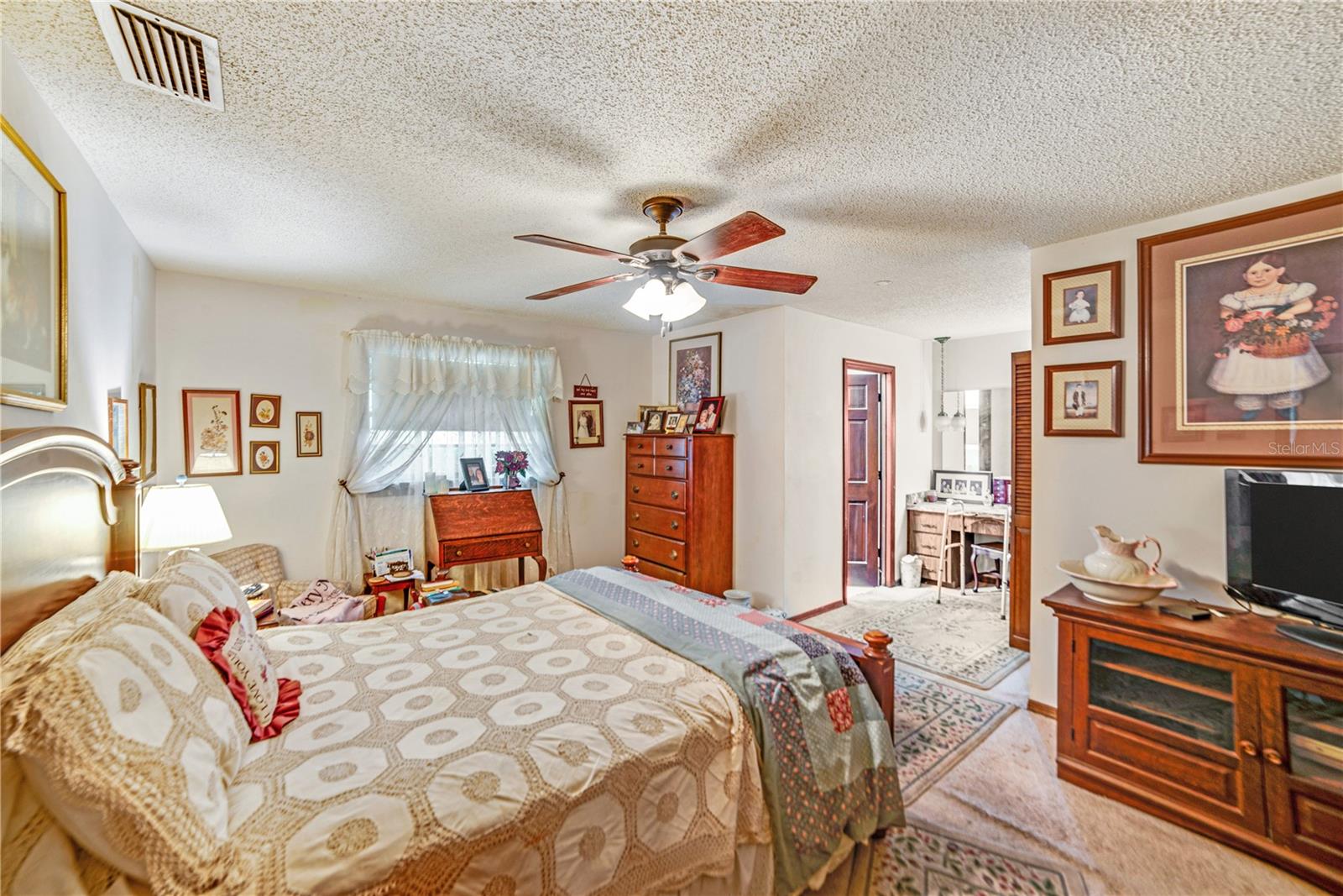 Image 21 of 47 For 2704 Burgoyne Place