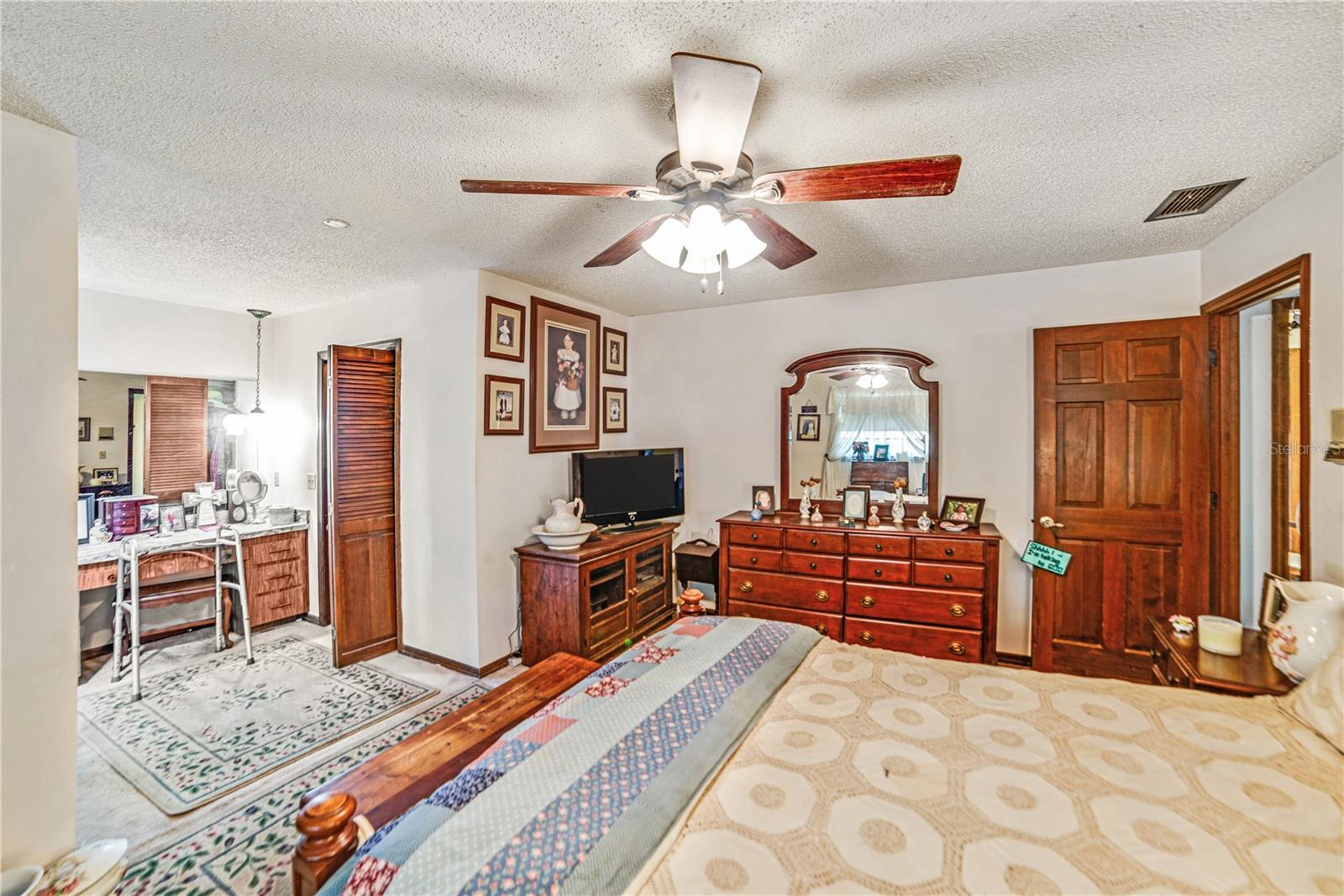 Image 22 of 47 For 2704 Burgoyne Place