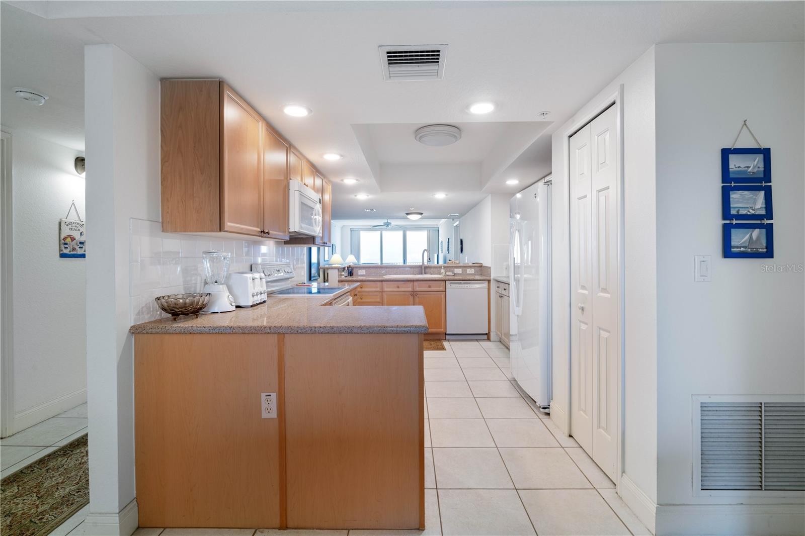 Image 4 of 39 For 3145 Atlantic Avenue 503
