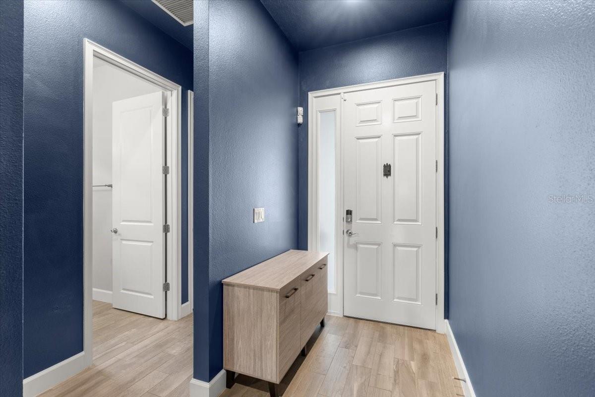 Image 20 of 42 For 6212 Fallsgrove Lane