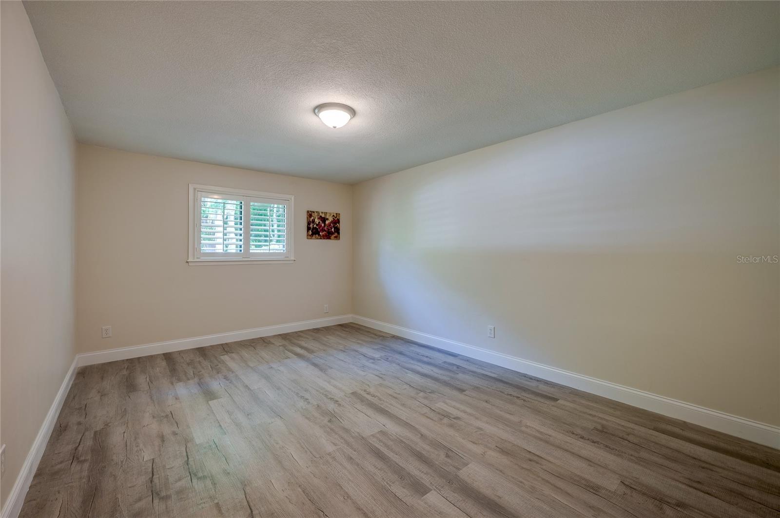 Image 16 of 33 For 834 Sugar House Drive