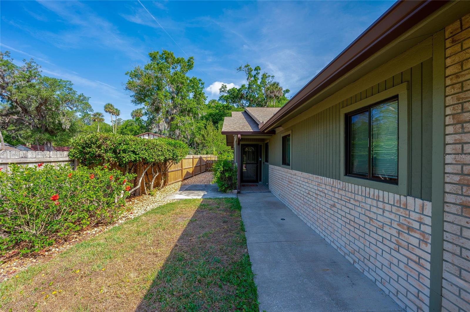 Image 3 of 33 For 834 Sugar House Drive