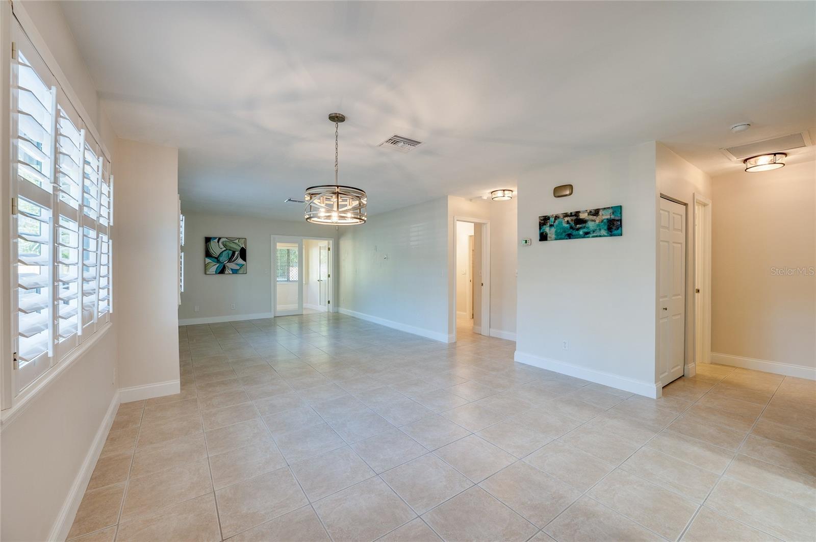 Image 5 of 33 For 834 Sugar House Drive