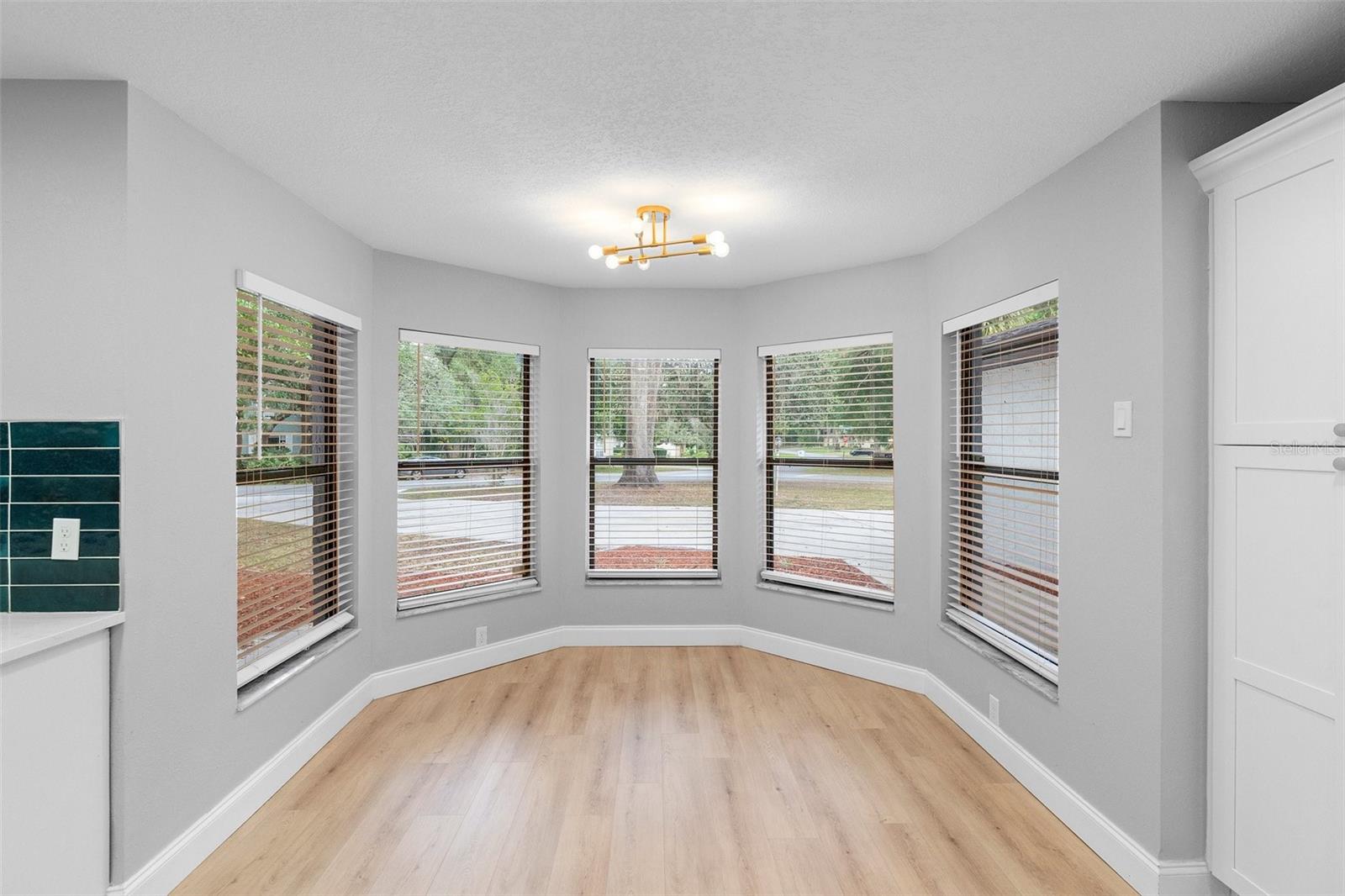 Image 14 of 54 For 9720 Fairway Circle