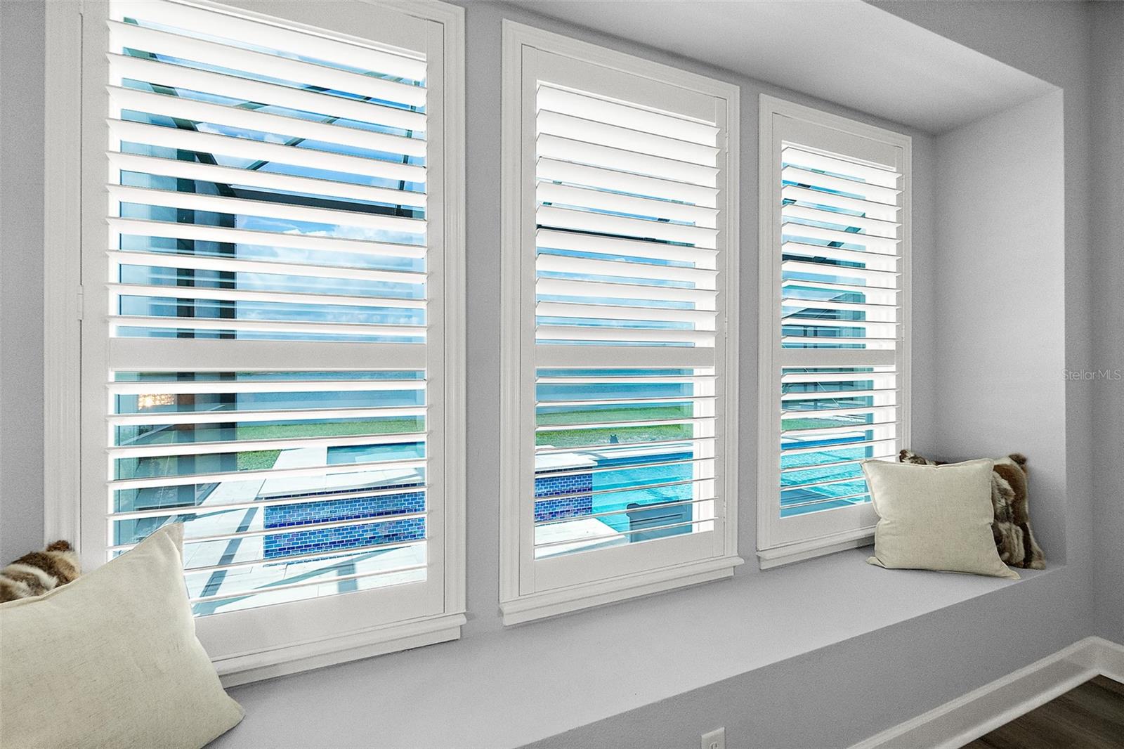 Image 14 of 46 For 165 Azure Mist Way