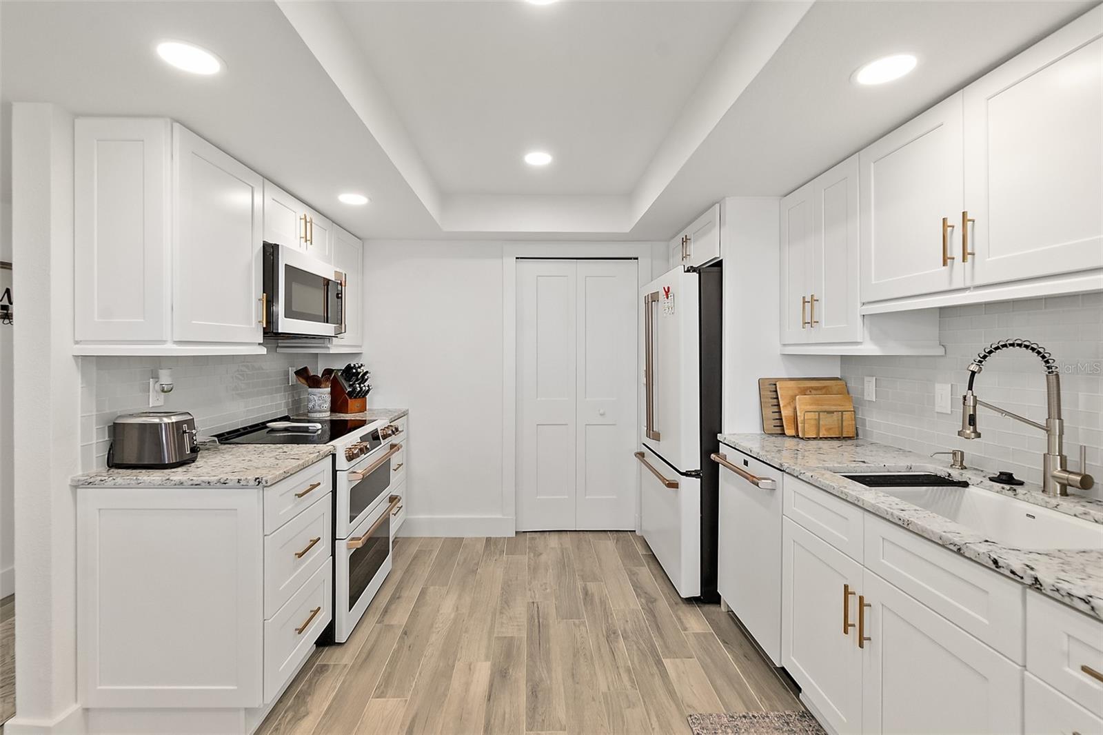 Image 11 of 61 For 2425 Atlantic Avenue 1202a