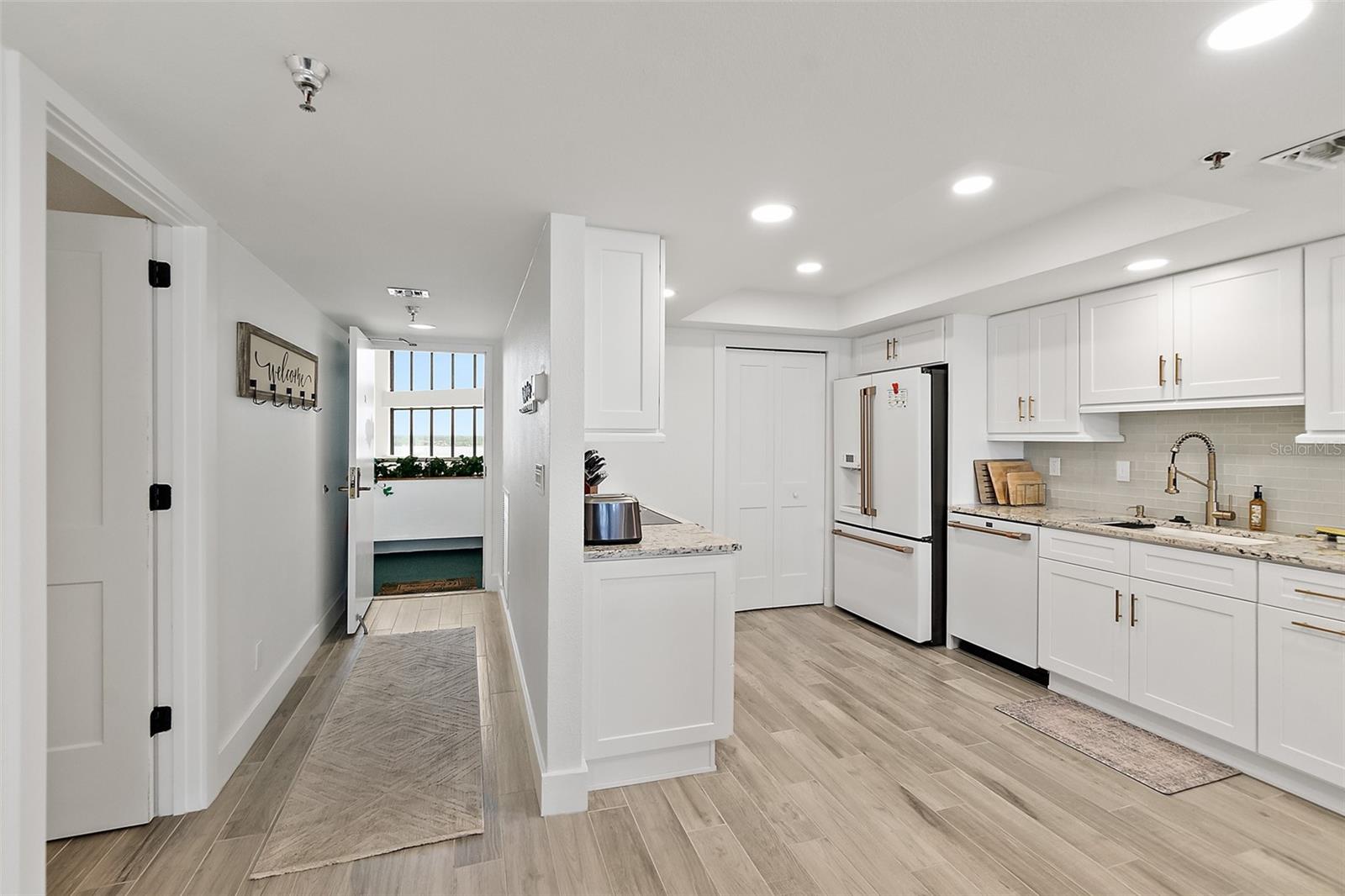 Image 12 of 61 For 2425 Atlantic Avenue 1202a