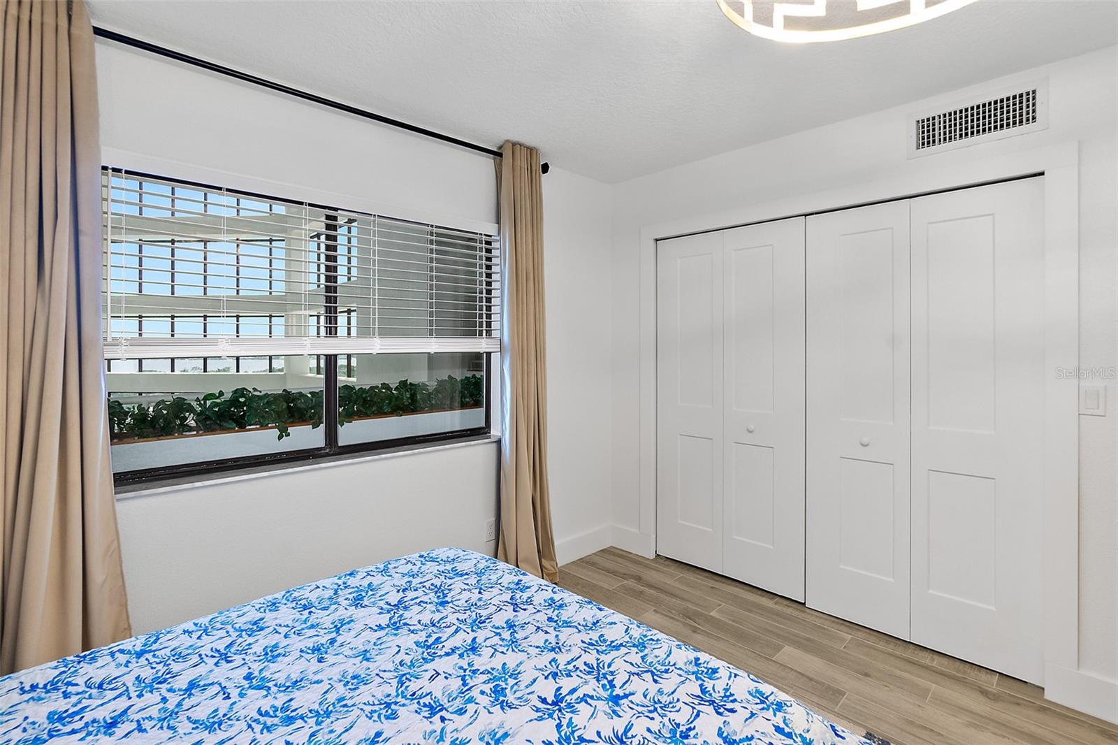 Image 34 of 61 For 2425 Atlantic Avenue 1202a