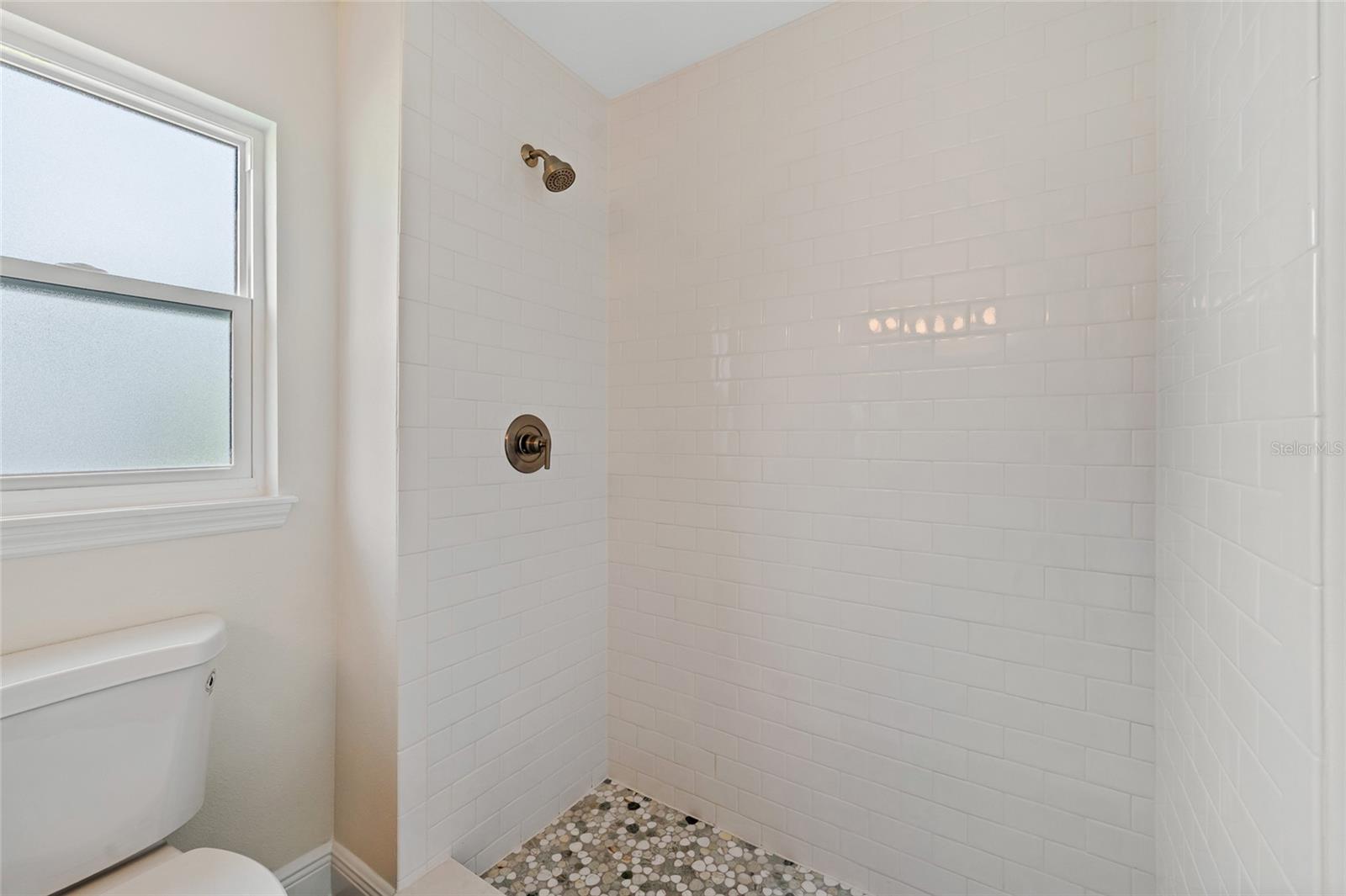 Image 22 of 44 For 560 Sumner Avenue