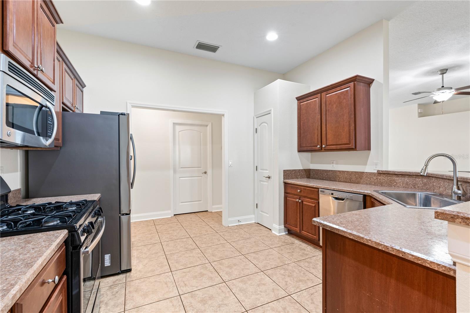 Image 32 of 50 For 703 Elkhorn Fern Lane