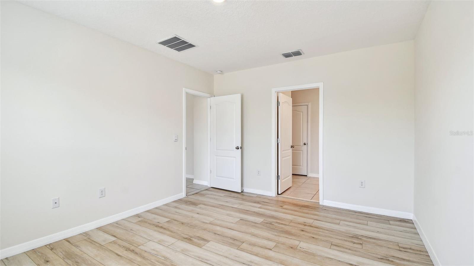 Image 27 of 37 For 5708 Sunbonnet Way