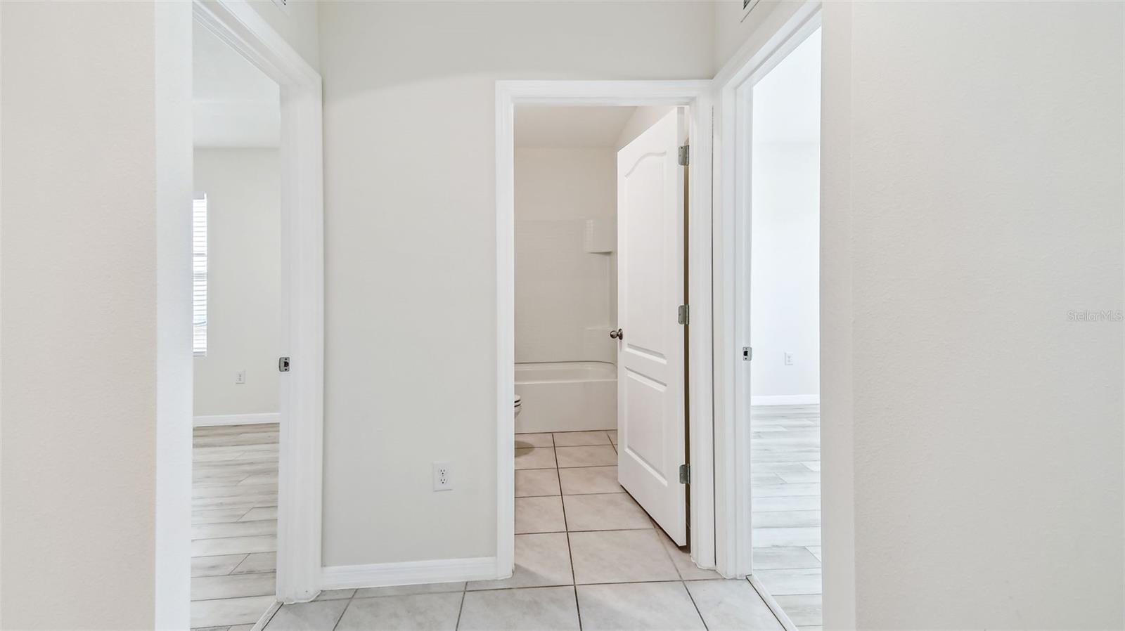 Image 5 of 37 For 5708 Sunbonnet Way