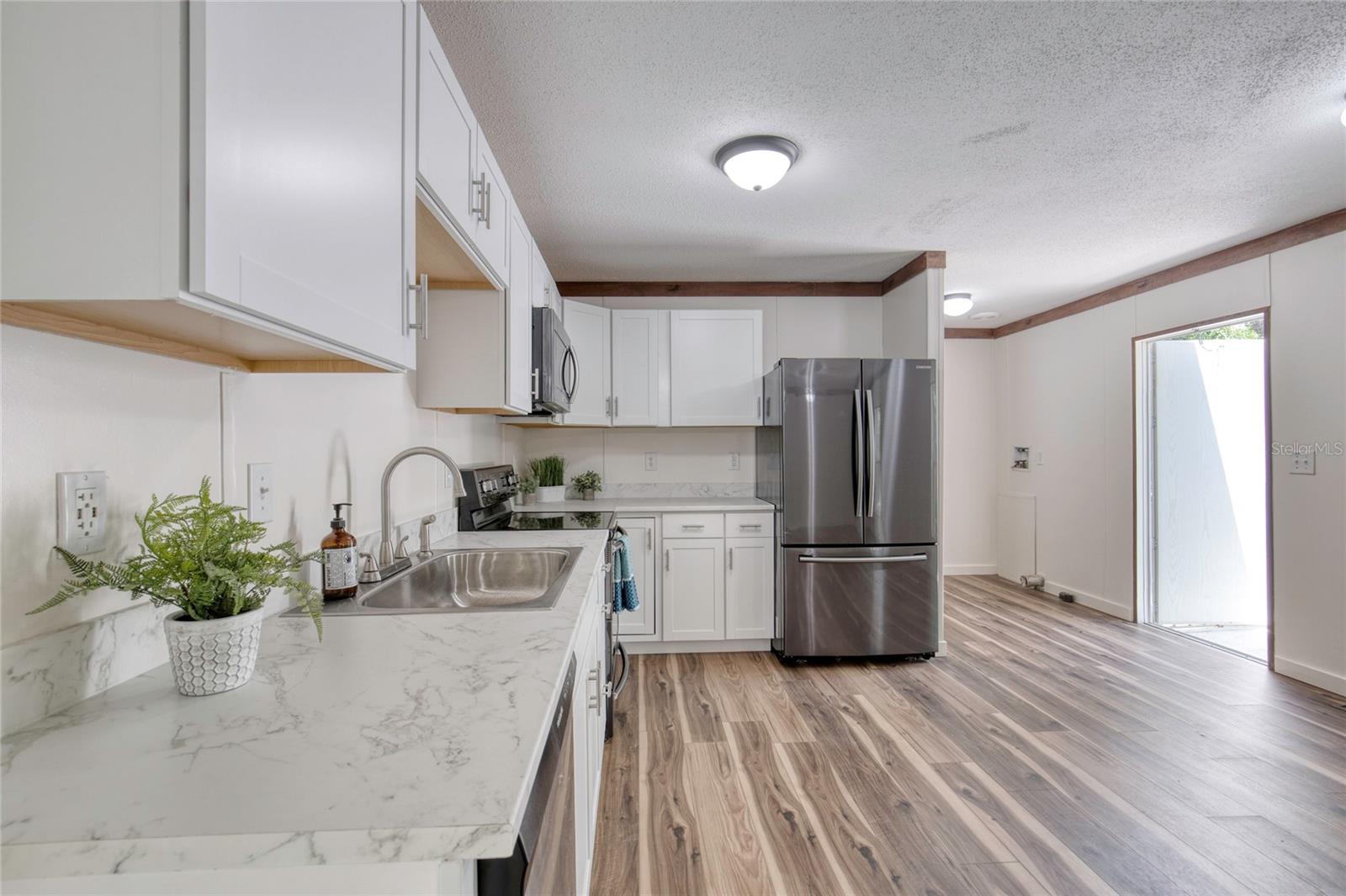 Image 18 of 58 For 2089 Guava Lane