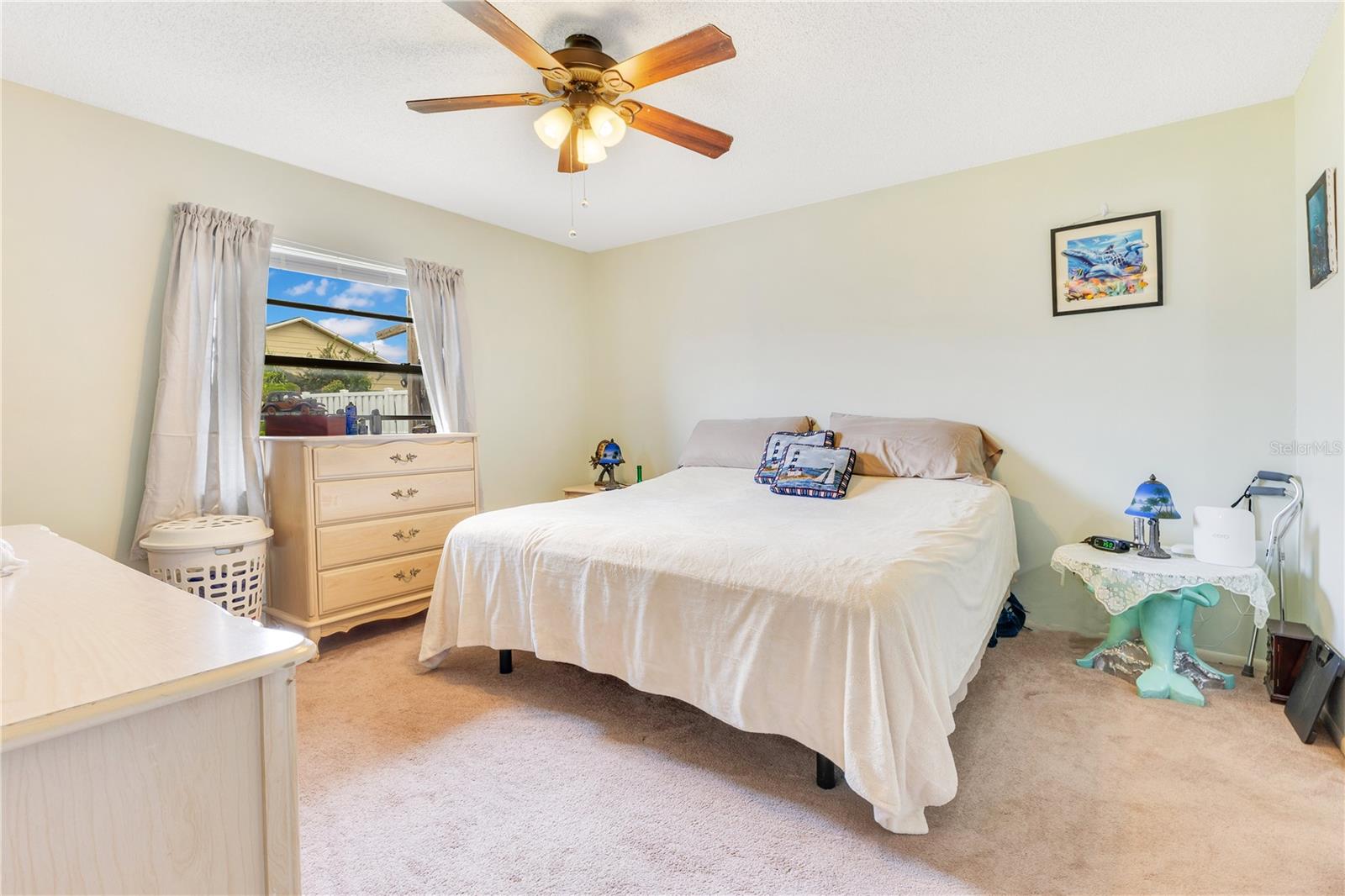 Image 15 of 31 For 418 Falcon Avenue