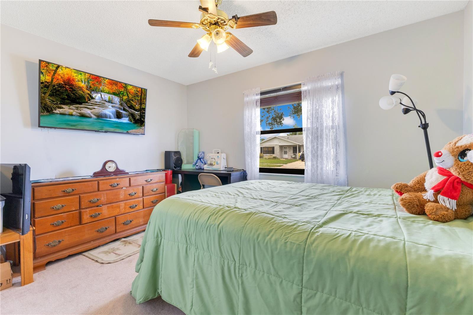 Image 18 of 31 For 418 Falcon Avenue