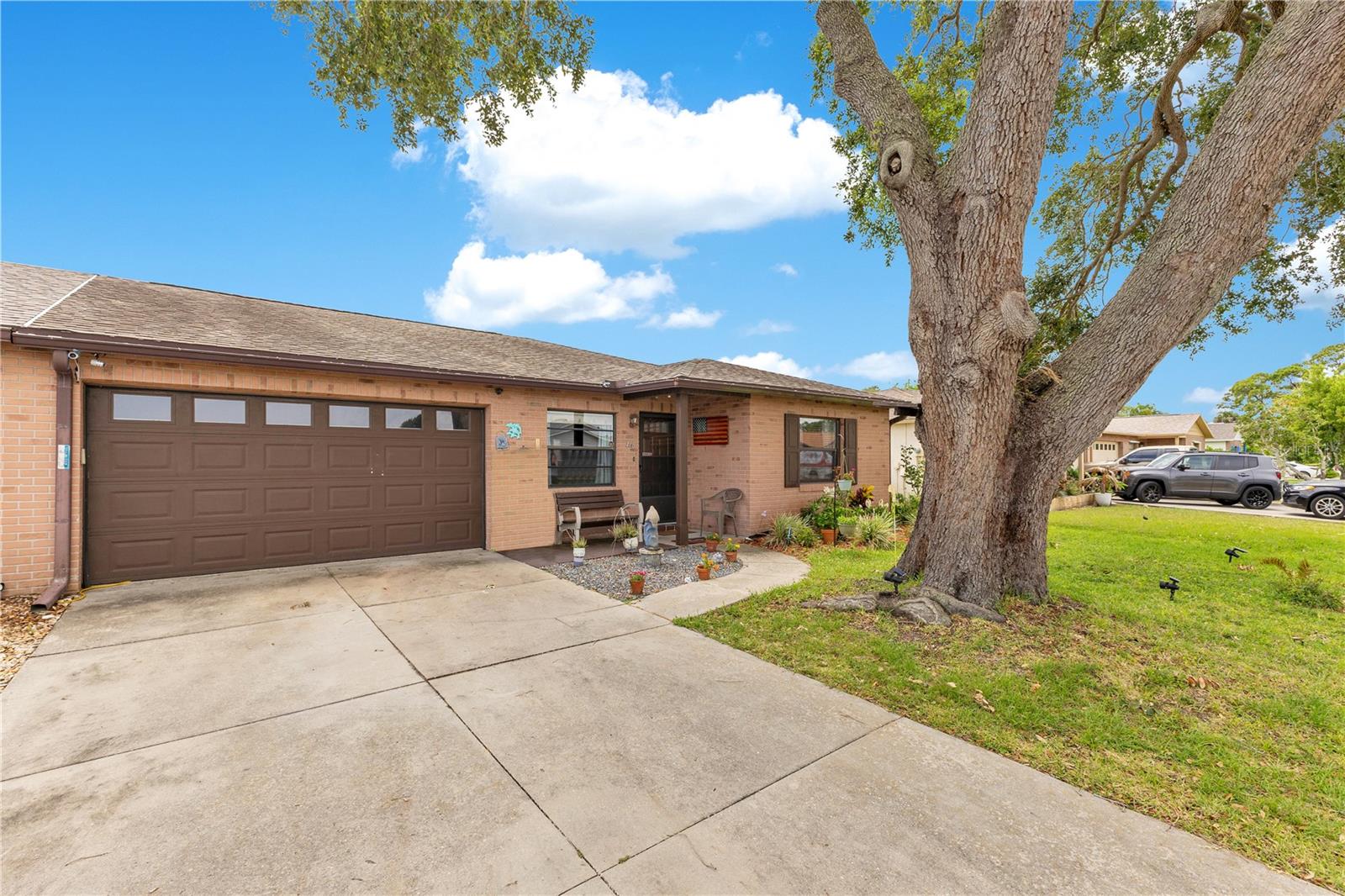 Image 2 of 31 For 418 Falcon Avenue