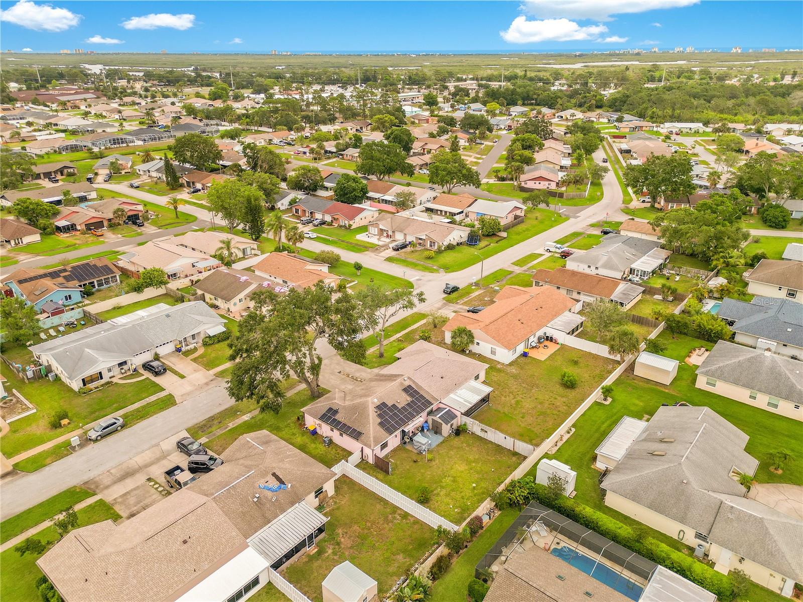 Image 28 of 31 For 418 Falcon Avenue