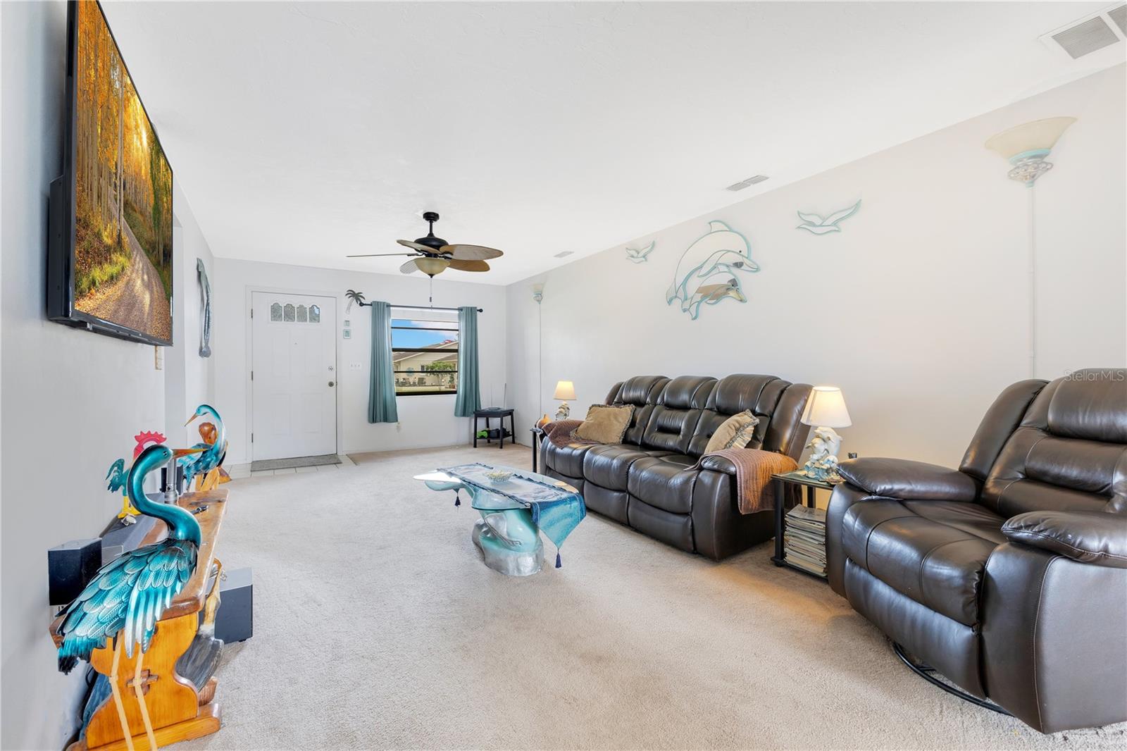 Image 7 of 31 For 418 Falcon Avenue