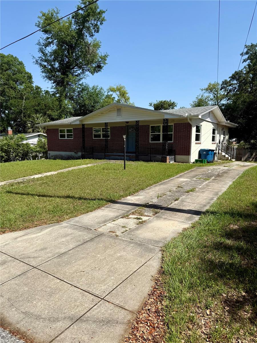 Image 2 of 5 For 404 Brentwood Avenue