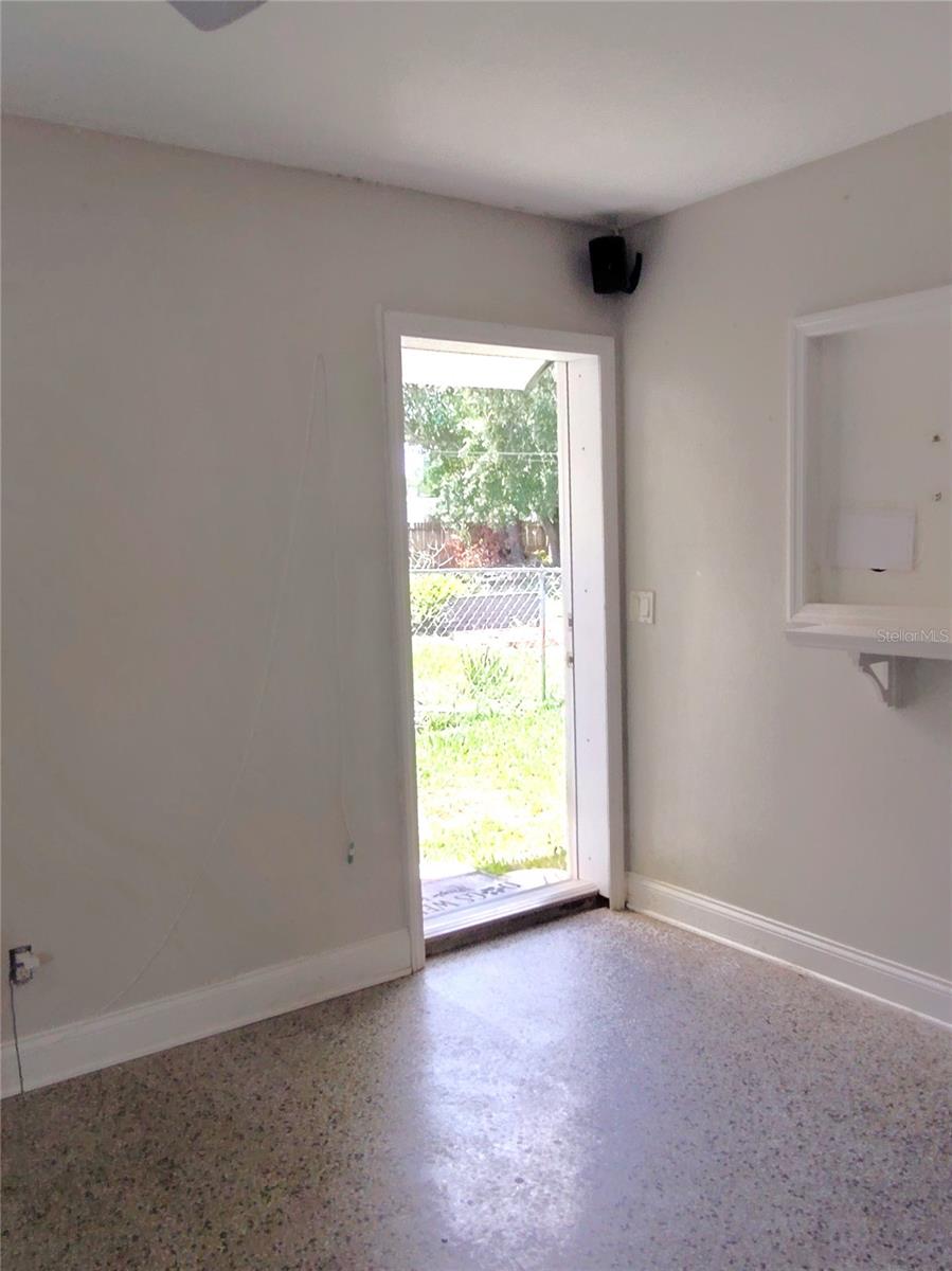 Image 5 of 24 For 4830 Kempston Drive