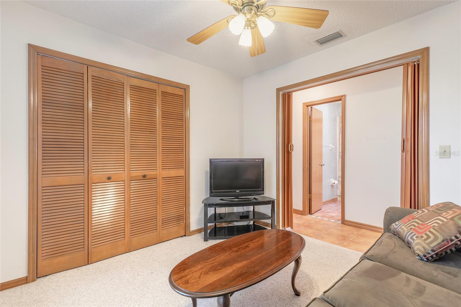 Image 17 of 42 For 929 Lakewood Terrace
