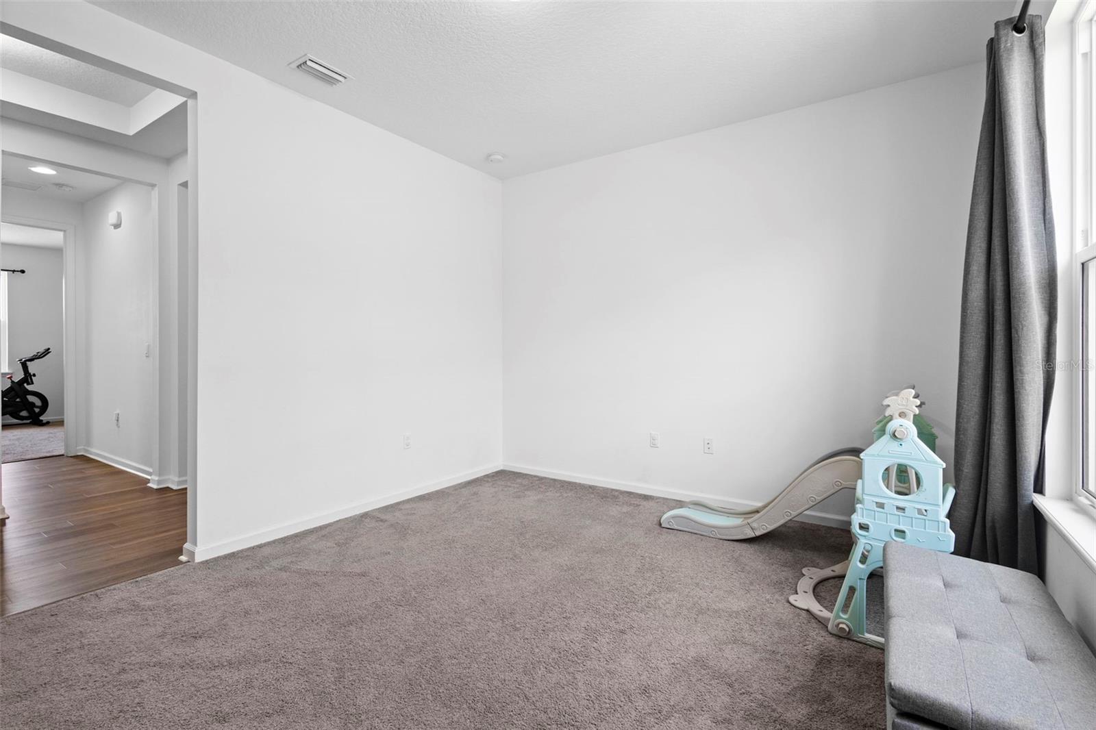 Image 21 of 41 For 518 Briarbrook Way