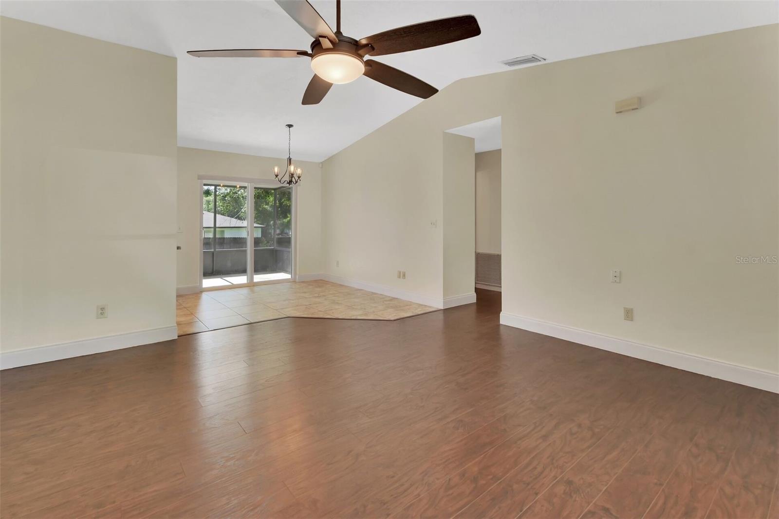 Image 11 of 31 For 1562 Monroe Street